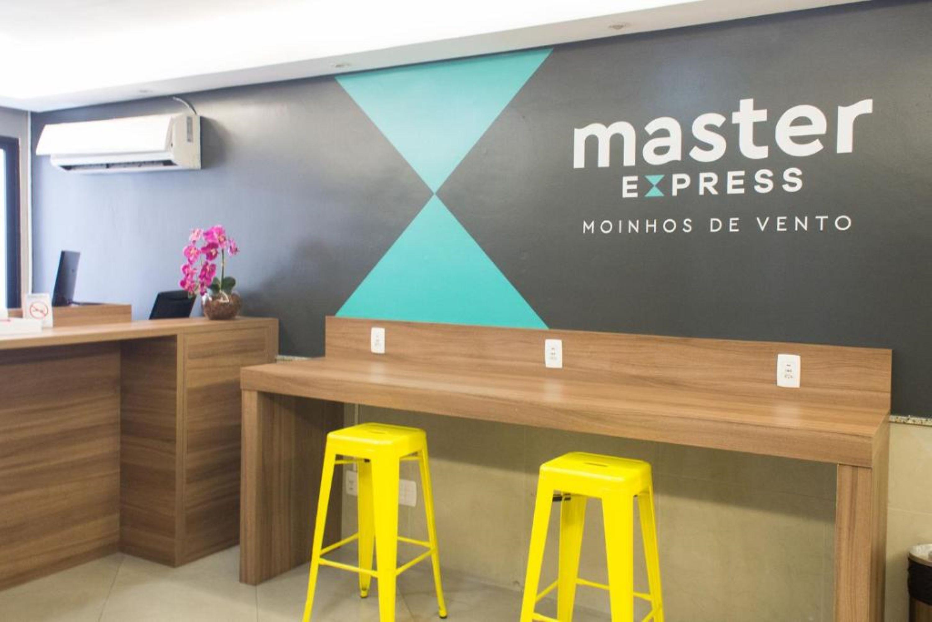 莫伊尼奥斯德万托万事达快捷酒店 阿雷格里港 外观 照片